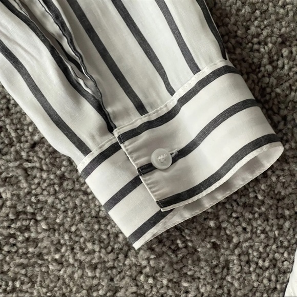 EUC Express Portofino Striped Button-Up Shirt | Black White | Women’s Size XS - Picture 7 of 14